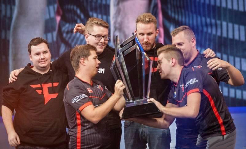 手机8载同行, 吃鸡有你 PUBG 34.2版本更新 八周年庆典开启