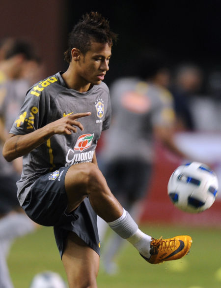 上海申花官宣老将于汉超退役 未来将转型成为教练