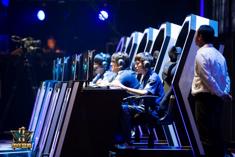 太猛了！Tarzan加入LPL四年 目前已三次打入世界赛！